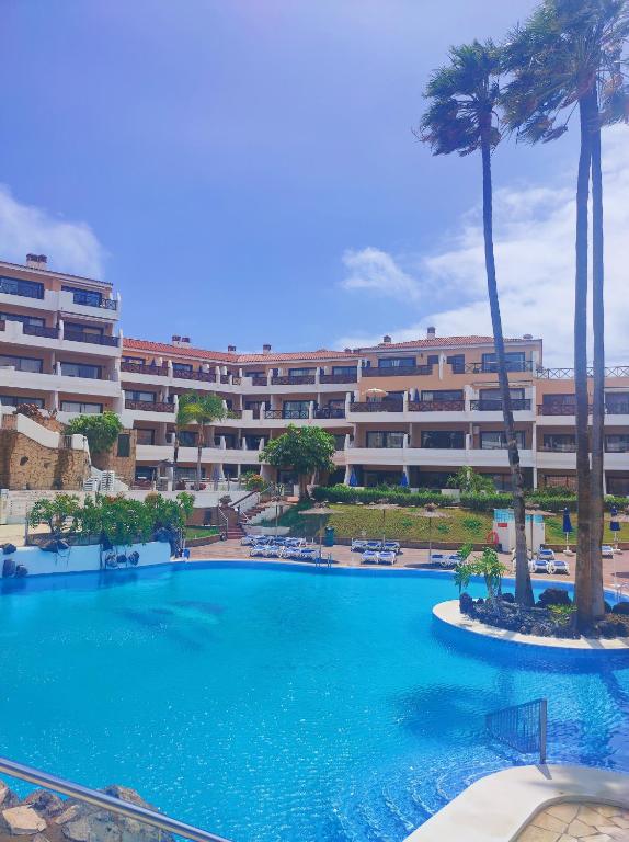 Lovely apartment top views, heated pool, great location - Chambres d'hôtes San Miguel De Abona