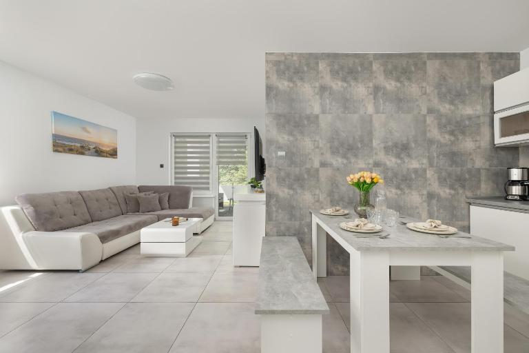 Family Apartments Herberta with Terrace and Parking by Rent like home - Bed and Breakfast Świnoujście