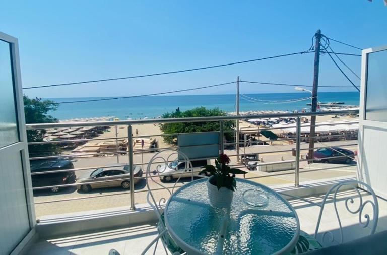 Sea view apartment2 - Chambres d'hôtes Néa Kallikráteia