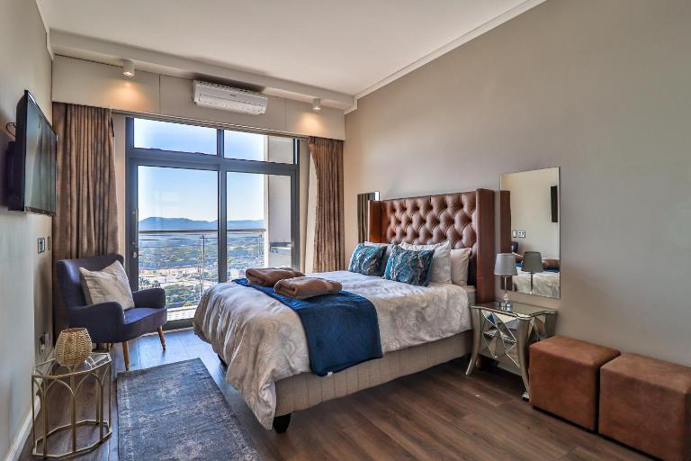 Menlyn Maine Unit 1420 - B&B Pretoria
