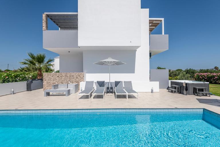 Asteria Pearl Villa 1 with Jacuzzi - Bed and Breakfast Tigaki