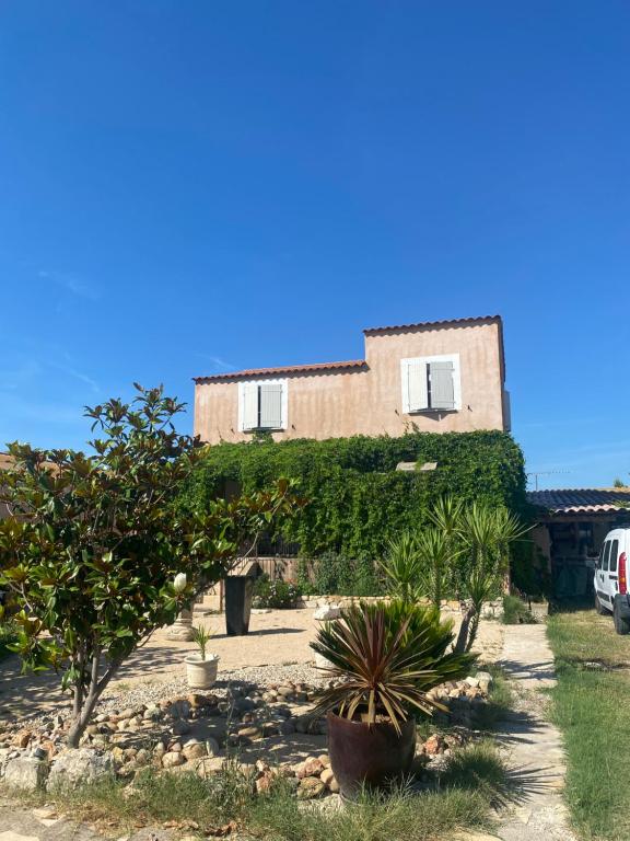 Belle maison piscine - Bed and Breakfast Arles