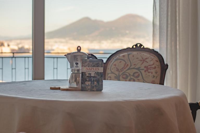 Mergellina Seaside Panoramic Luxury Apartment with Lift - Ferienwohnung Neapel