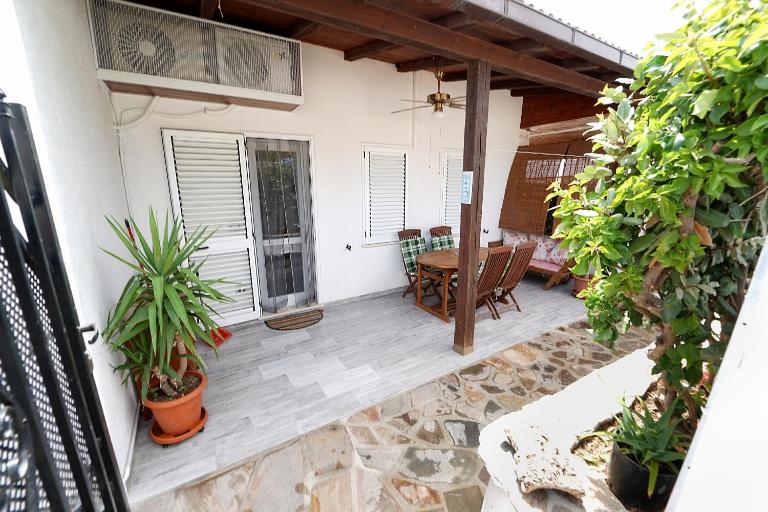 Sardinian Cottage, 150m from the sea, private Garden - B&B Olbia