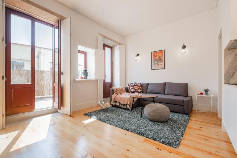 Host Wise - Sunny Downtown Apartment - B&B Porto