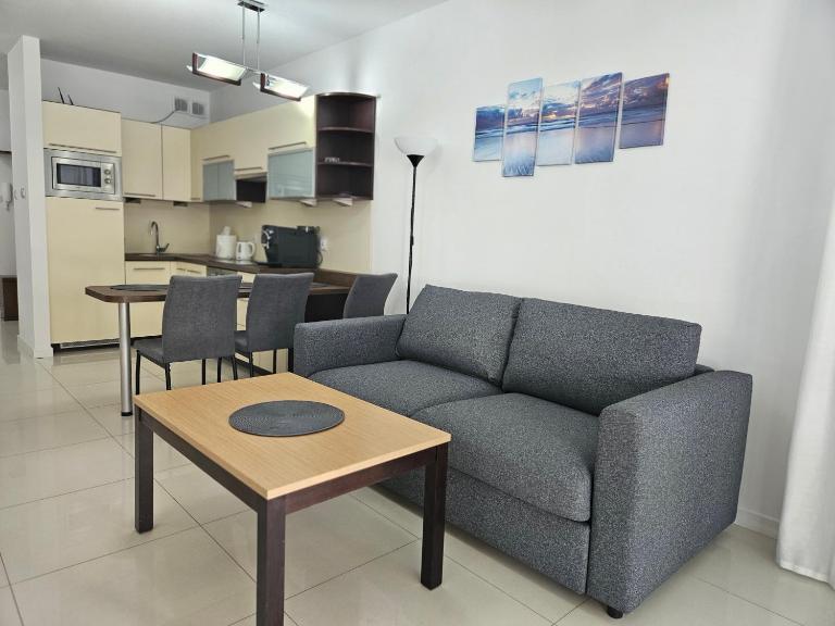 Apartament Arisa-miejsce postojowe w hali garażowej - Ferienwohnung Władysławowo