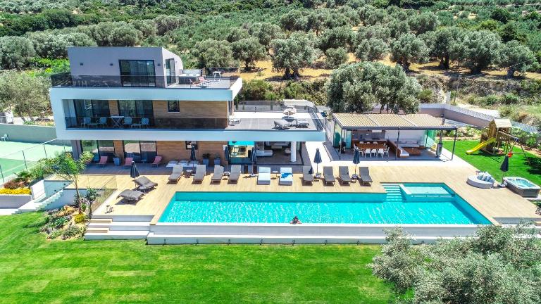 Nivo Luxury Villa - B&B Giannoudi
