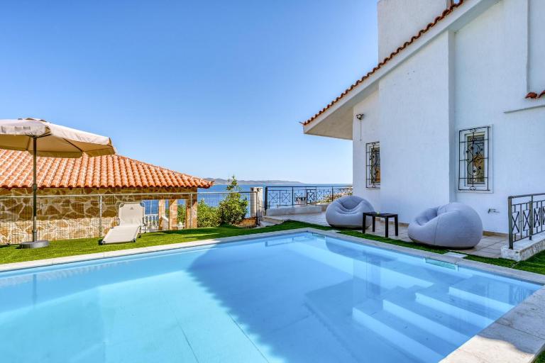Villa View - Athens Riviera with private pool - Ferienwohnung Kalopígadho