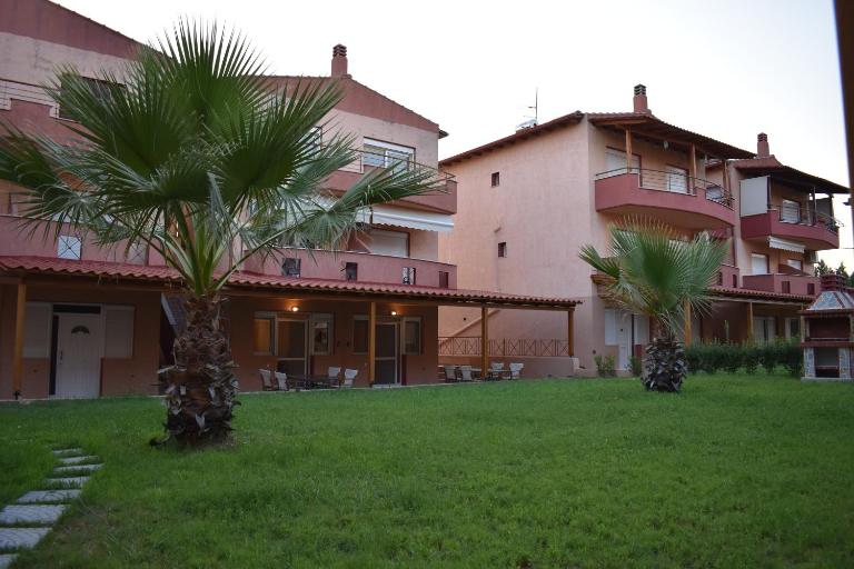 IKIES LUXURY MAISONETTE 200m from the beach - B&B Psakoúdia