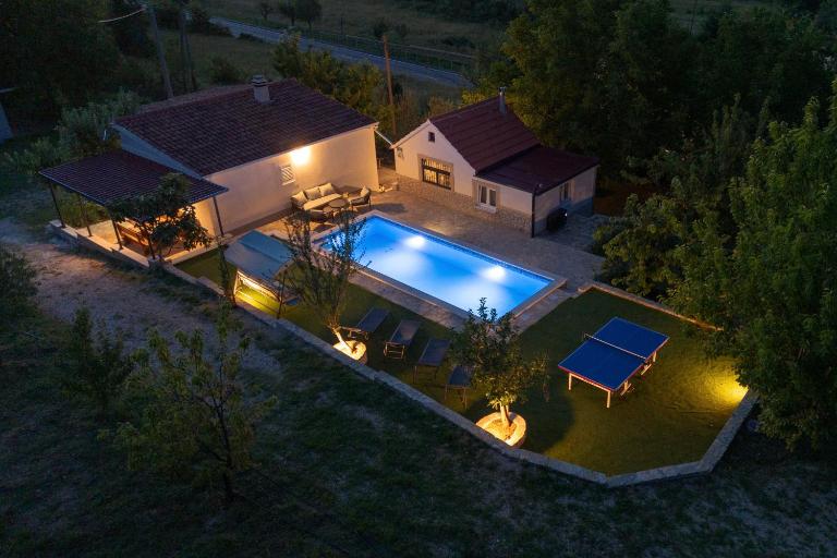Family Little Paradise - Ferienwohnung Ružić