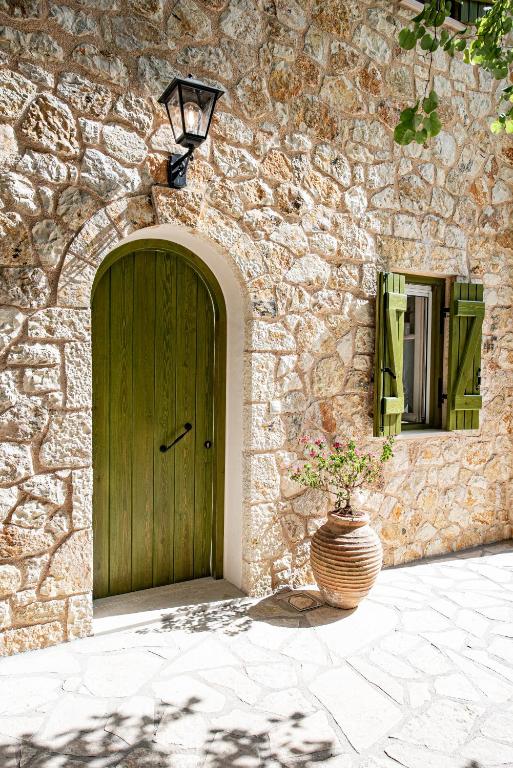 Lagadia Stone House - Chambres d'hôtes Áyios Nikítas