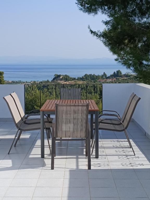 Holiday home with view - B&B Pefkochóri
