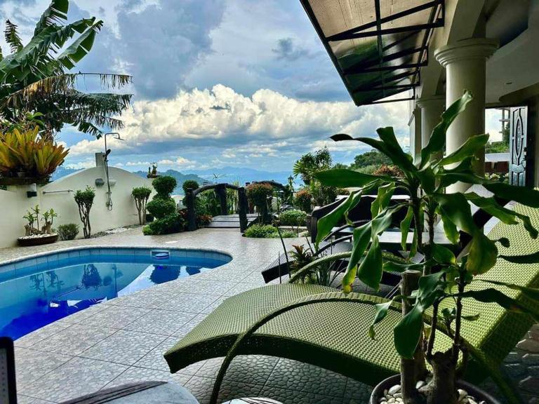 Avana Hills Tagaytay Villa - B&B Tagaytay