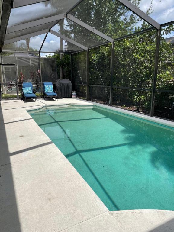 Shrek's Hideout! - 5 min from Disney! - B&B Kissimmee