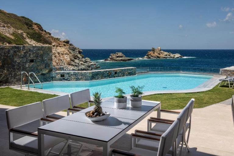 Made By The Sea Villas 8 BDRM - B&B Lygariá