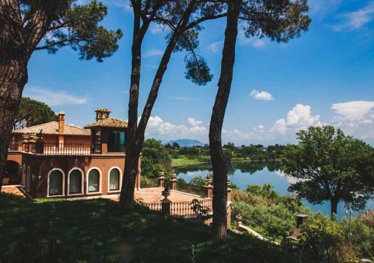 Panoramic Villa Elda at the gates of Rome - 35 mins - B&B Nepi