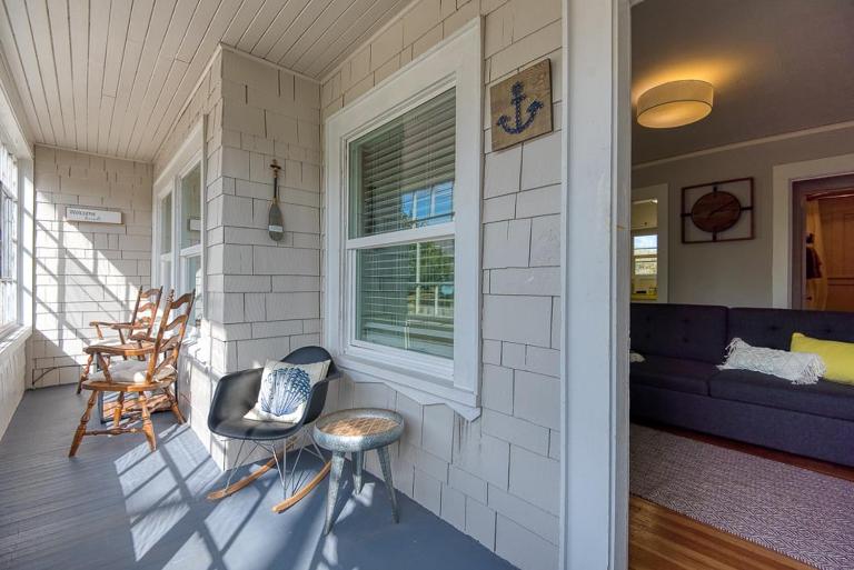 #StayinMyDistrict Heritage By The Bay - B&B Coos Bay
