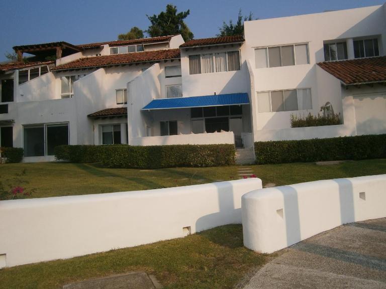 Villa Marina Porto Ixtapa in the Private Yacht Club - B&B Ixtapa