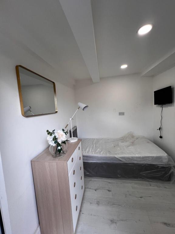 Lovely ensuite Box Room in Corby NN17### - Chambres d'hôtes Rockingham