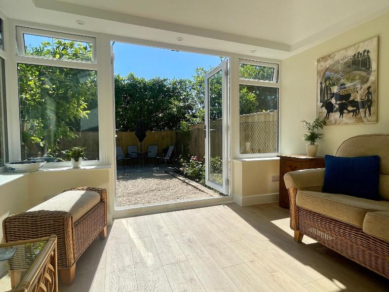3-bed cottage in Sway, New Forest (5 min walk from Sway Train Station) - B&B Sway