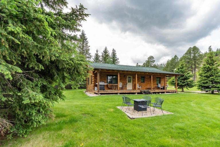 Tenderfoot Creek Cabin - B&B Custer