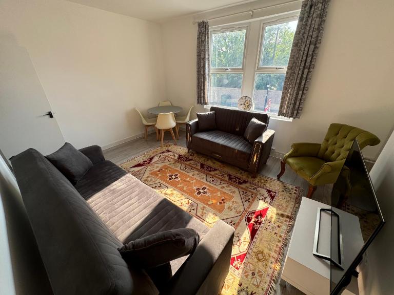 City Escape - Ferienwohnung Enfield Lock