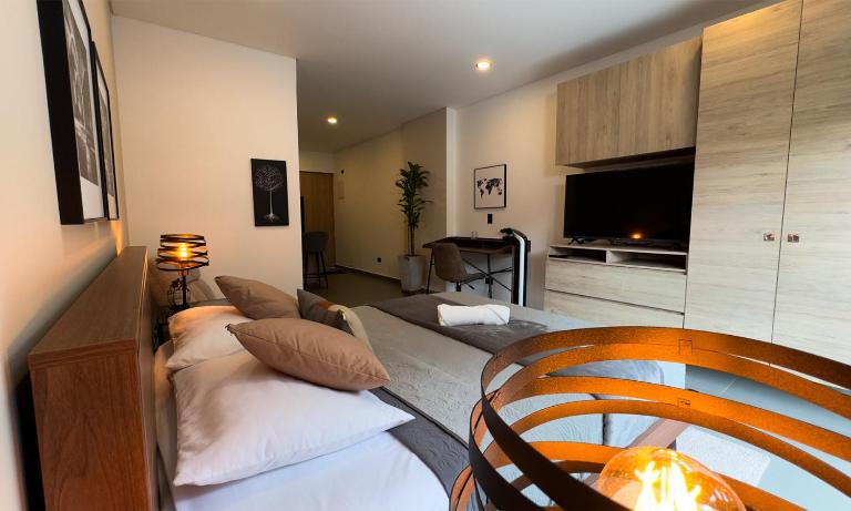 Moderno loft cerca del tesoro y Provenza by Hoost - Chambres d'hôtes Medellín