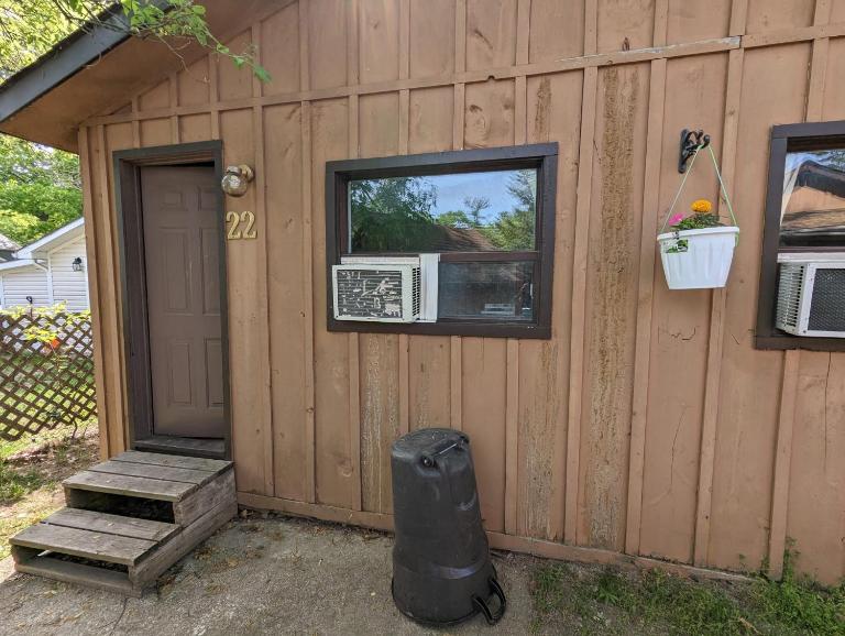 Tiny Wood Cottage 22 - B&B Wasaga Beach