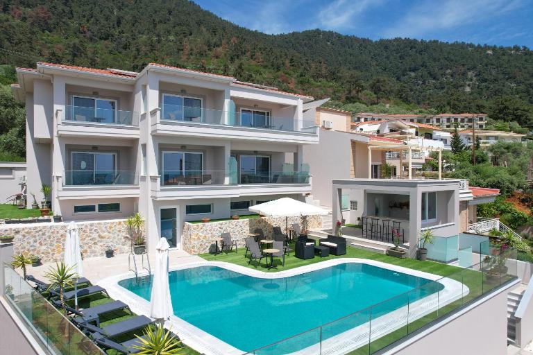 FINIKAS LUXURY SUITES Thassos Golden Beach - Bed and Breakfast Chrysí Ammoudiá