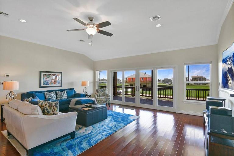 Dancing with Waves Beach House with 3 bedrooms and 2 baths - B&B Galveston