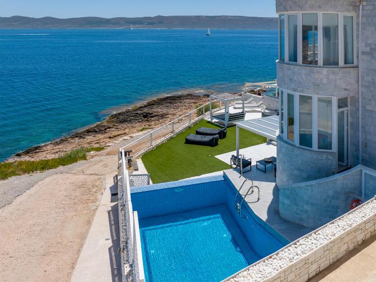 En plo villa Sounio - B&B Sunión