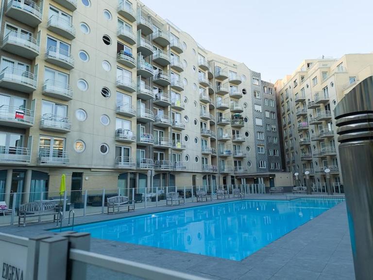 Cozy studio with pool close to the sea - Ferienwohnung Ostende