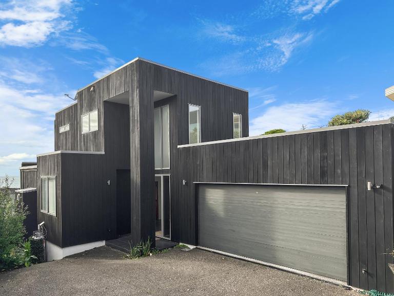 Murrays Gem l Modern 4bed Stunner l Sea View & Spa! - B&B Auckland
