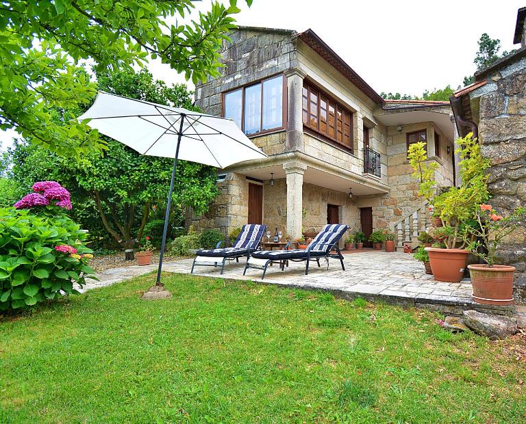 GALIHOST - Casa Pazo de Meis - B&B Meis