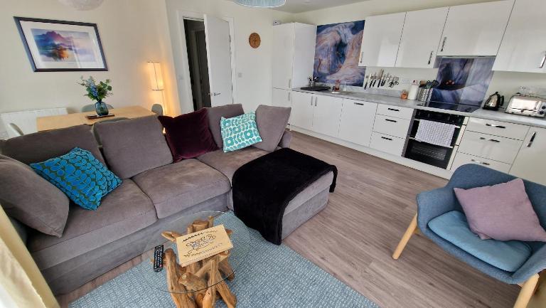 Number 15 Luxurious Two Bedroom Apartment - free secure parking - Bed and Breakfast Exmouth
