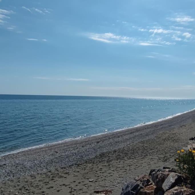 Villa Kiki by the beach! - B&B Kókkinon Nerón