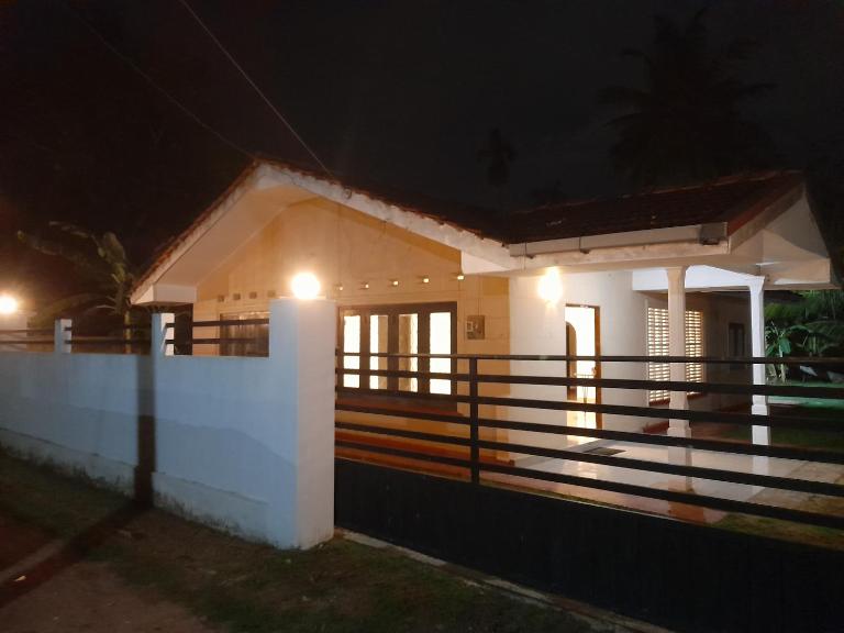 Gloria Cottage Non AC - B&B Negombo