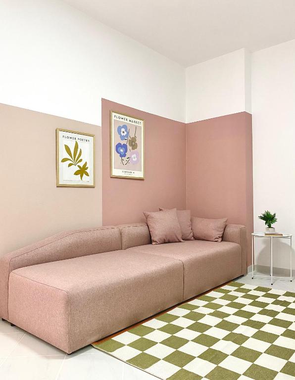 Lulu Suites - Peony - Bed and Breakfast Golem