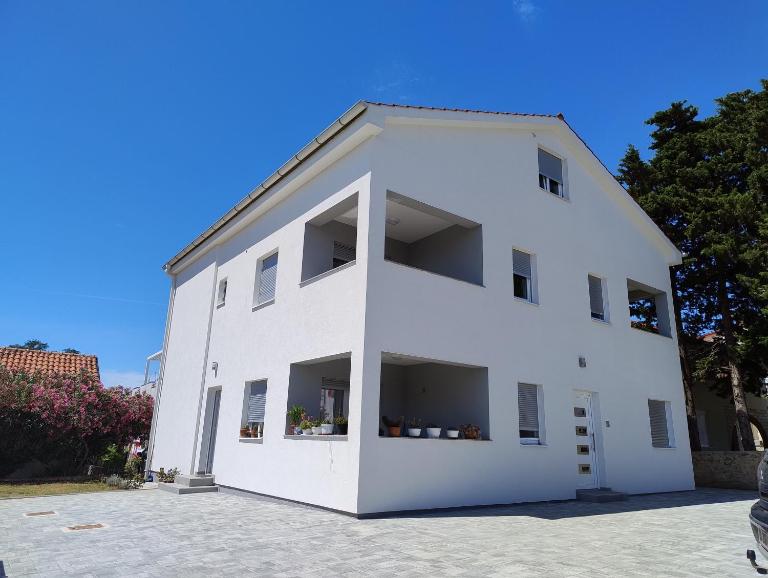 Gama 1 - B&B Vir
