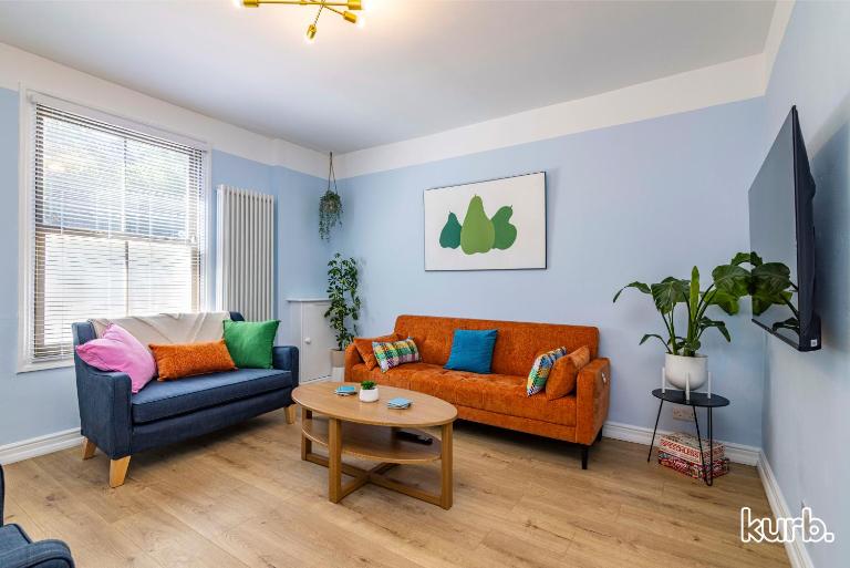Fern Cottage - 5 bedroom House free Parking - B&B Nottingham