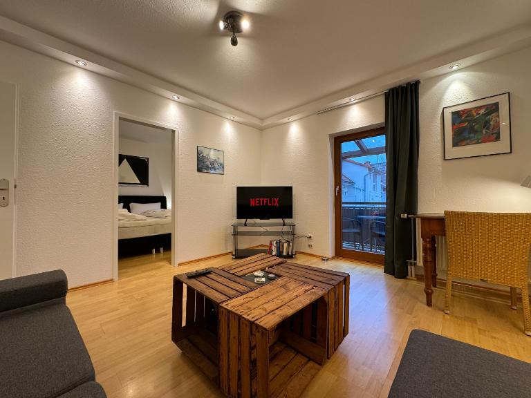 Gemütliche 2-Zimmer-Wohnung by Rabe - Innenhof, Smart-TV, Netflix - B&B Karlsruhe
