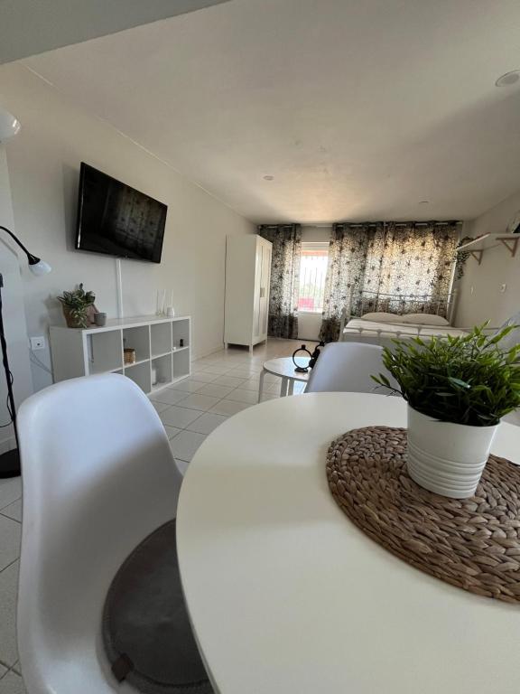 Cozy Mycenae Escape Near Ruins - Bed and Breakfast Argos