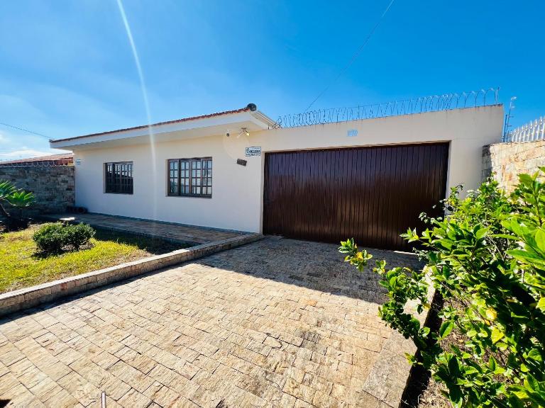 Casa Vintage 5 Quartos, Gramado frente e fundos , Roupas de cama completo , 4 Garagens, 9 camas - Chambres d'hôtes Ponta Grossa
