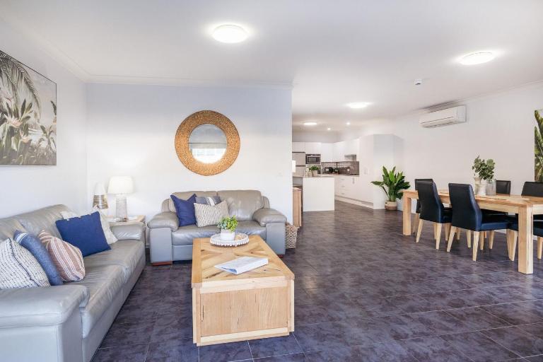 Mollymook Luxury Beachfront Apartment 3 - Chambres d'hôtes Mollymook