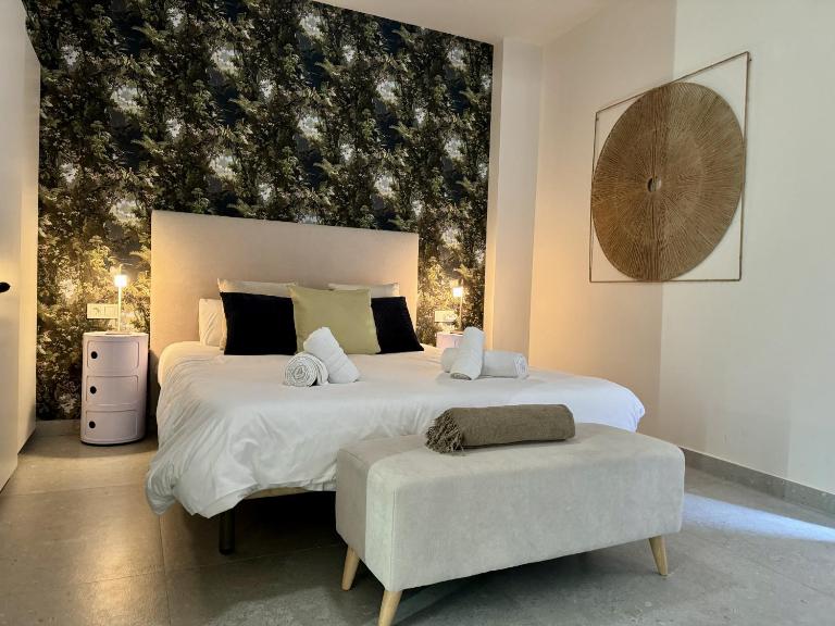 Modern Charm in Barrio Alicante - B&B Alicante