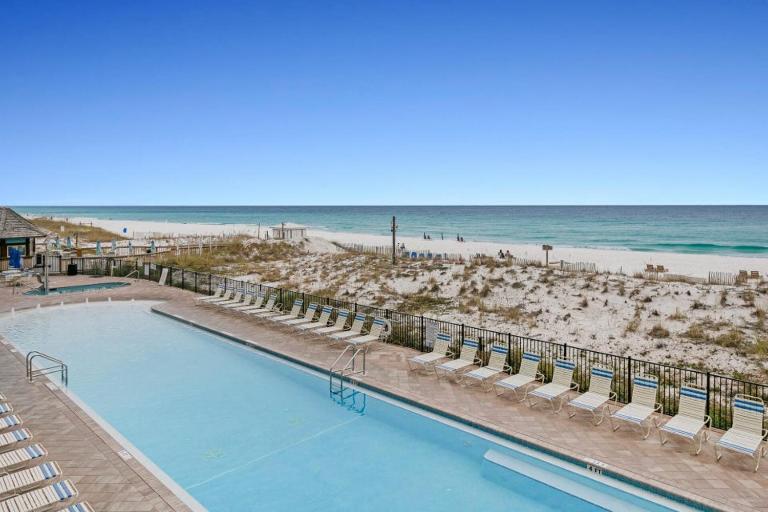 Pelican's Landing - B&B Destin