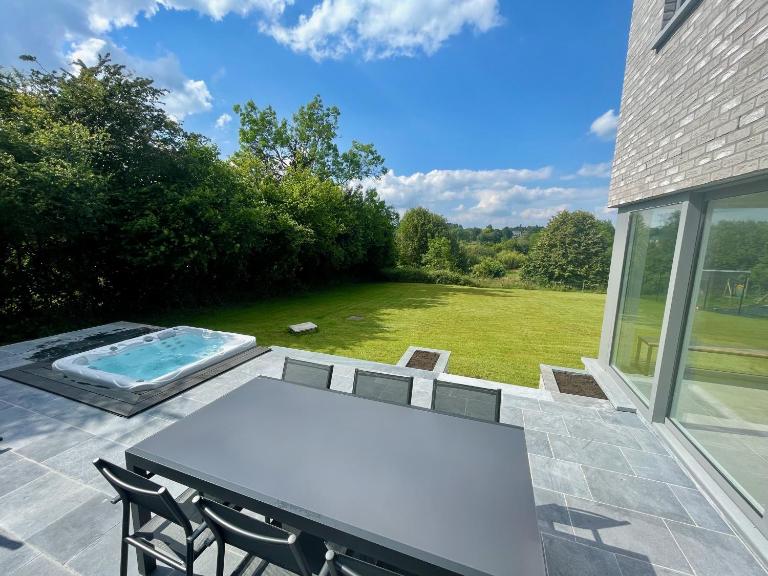 Gîte Le Mirage - Villa 8 pers - Jacuzzi - Billard - PMR - Chambres d'hôtes Namur