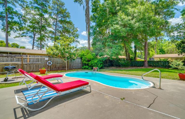 Pet-Friendly Ocala Home w/ Pool & Fenced-In Yard! - Chambres d'hôtes Ocala