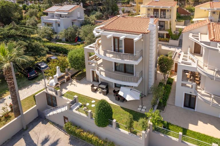 ILIOS Luxury Apartment - B&B Irakleitsa