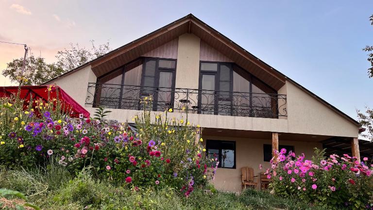 Shenlik Rest House - B&B Chinchin